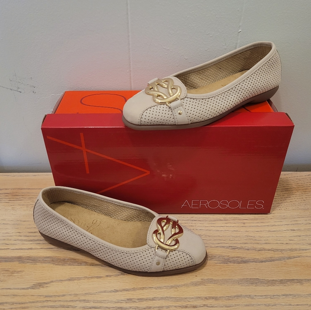 AEROSOLES Women's Beige Loafers with Gold Accent